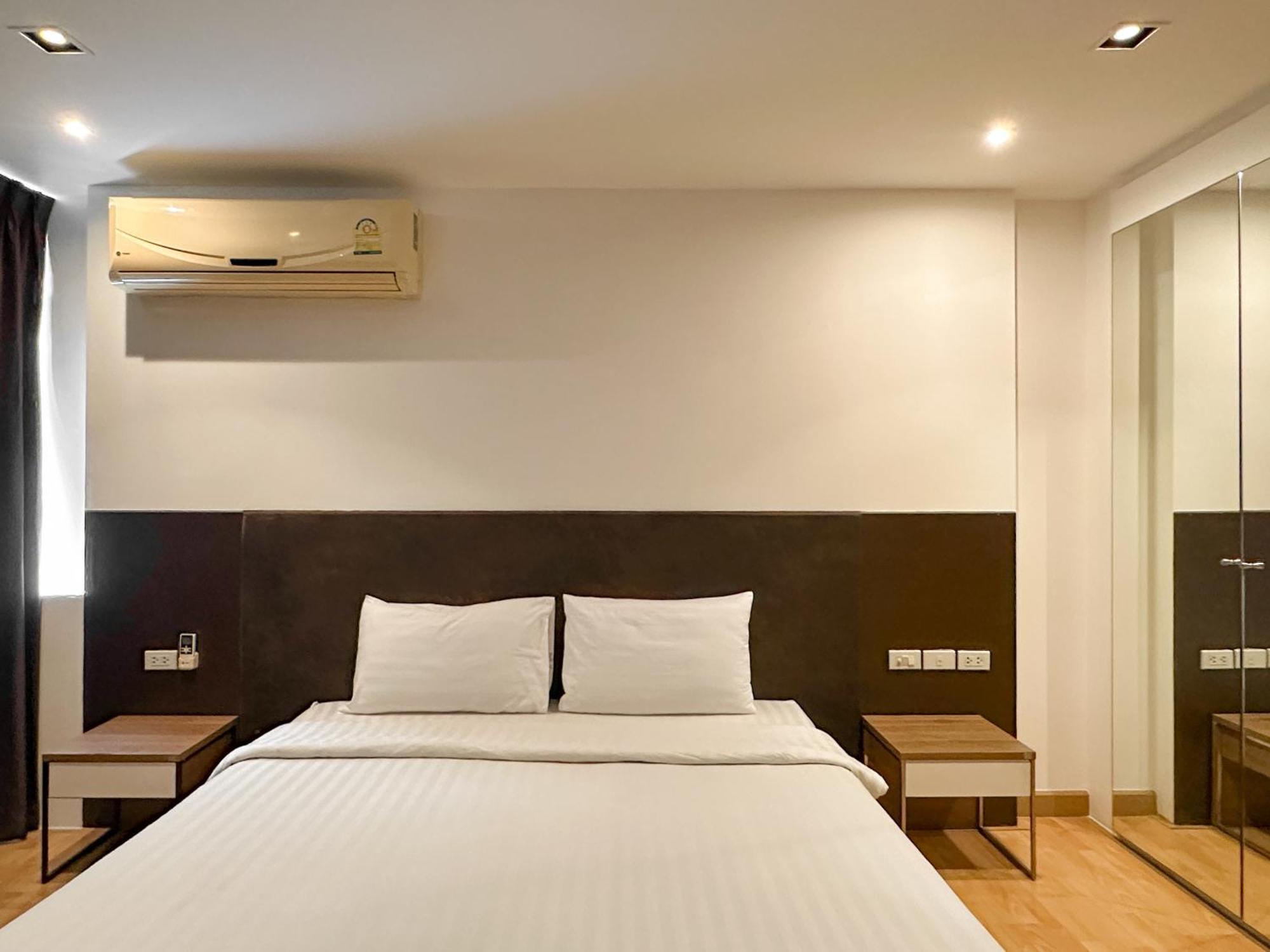 Ferienwohnung Nantiruj Tower - นันทิรุจ ทาวเวอร์ เซอร์วิสอพาร์ทเม้นท์ สุขุมวิท ซอย 8 Bangkok Exterior foto
